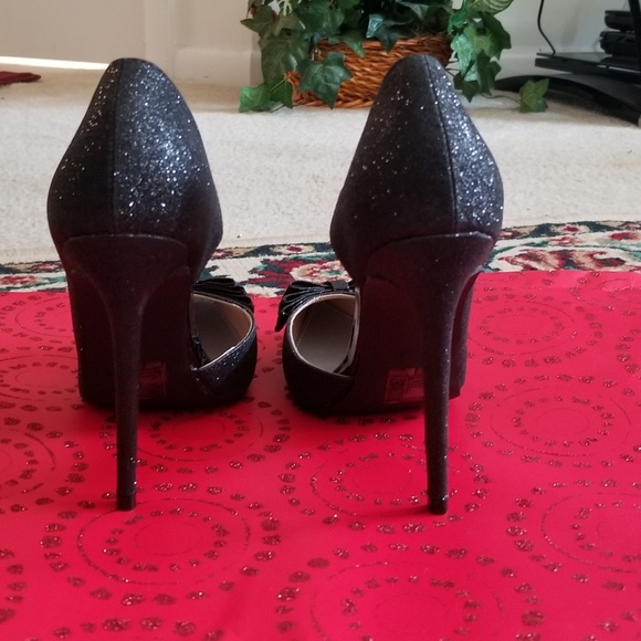 Pointed Toe Heels - Picture 4 of 7